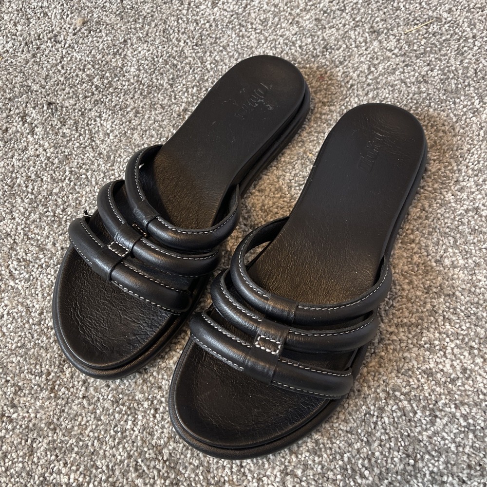 OluKai Tiare Slide Women 9 Beach Sandal Shoes Black Strappy Vacation Pool